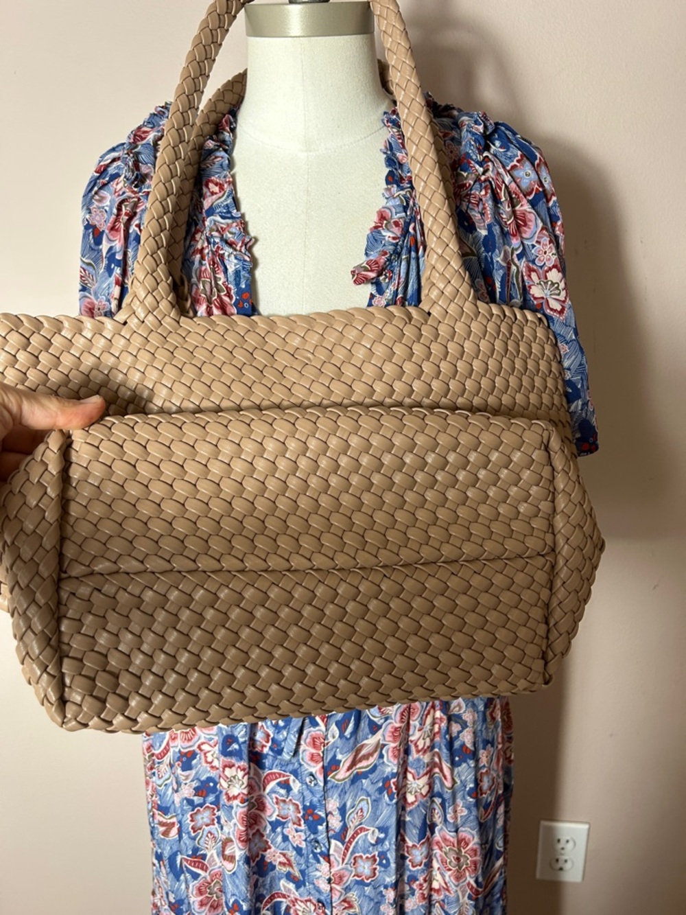 Beige Faux leather Woven Tote Handbag in Taupe mid size sturdy trendy bag - Picture 10 of 16